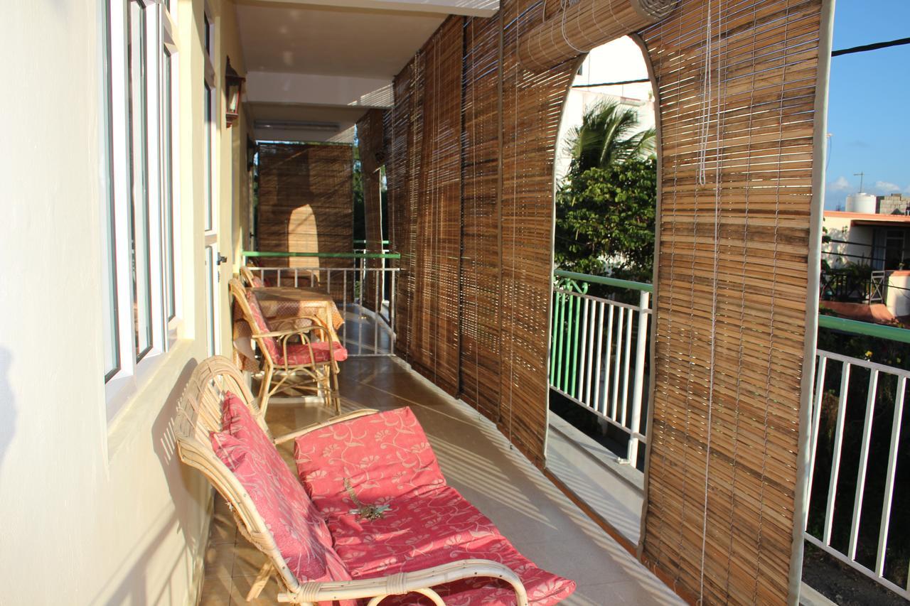 Bano Tourist Residence Grand Baie Esterno foto