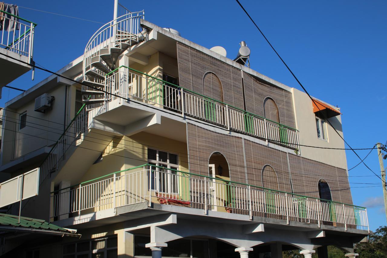 Bano Tourist Residence Grand Baie Esterno foto
