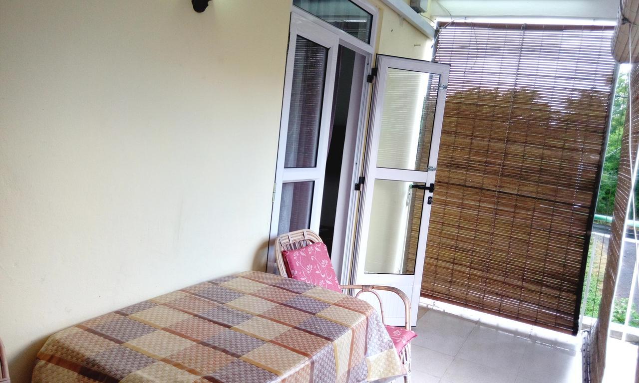 Bano Tourist Residence Grand Baie Esterno foto