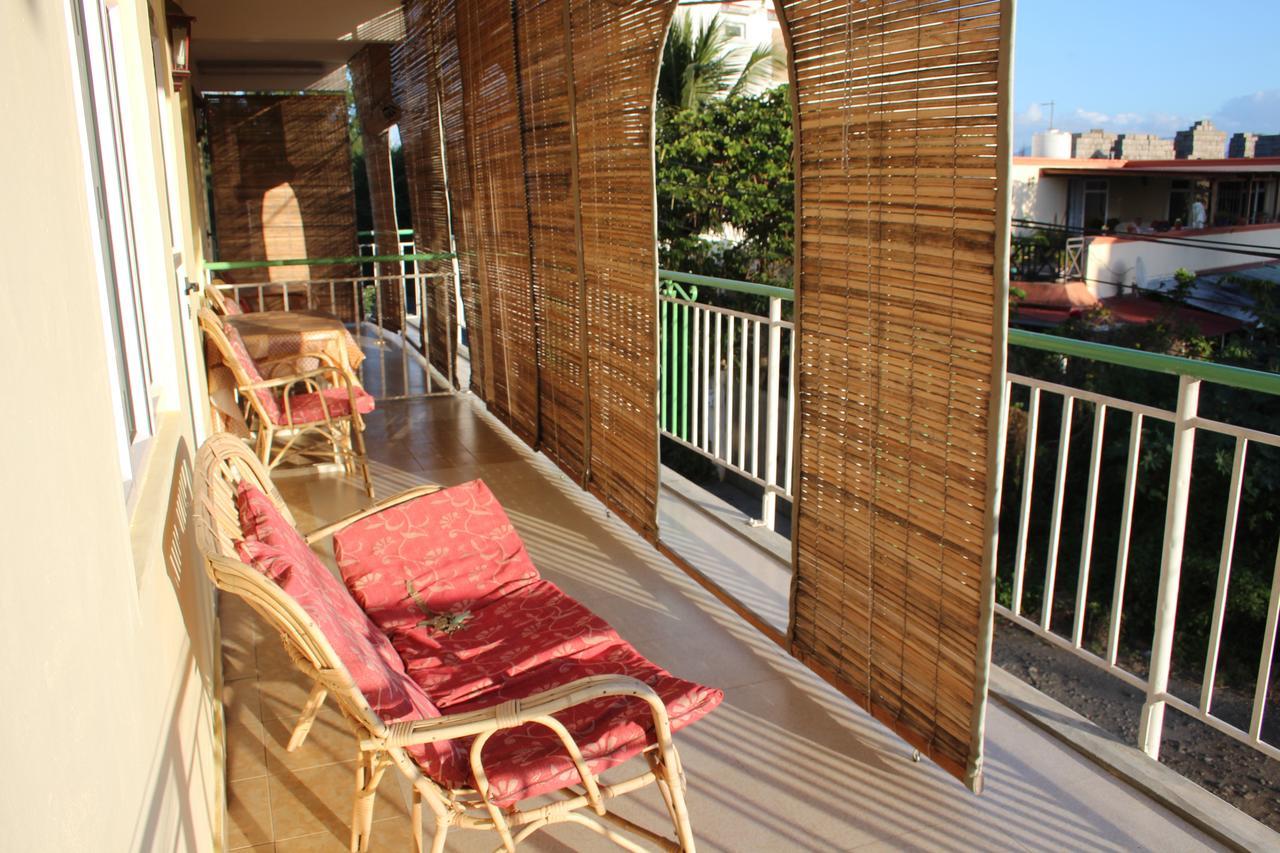 Bano Tourist Residence Grand Baie Esterno foto