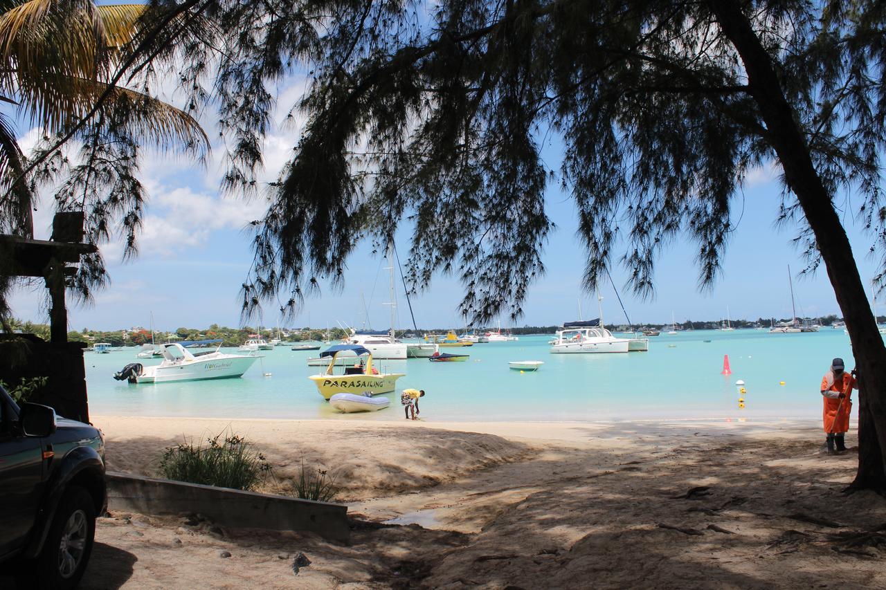 Bano Tourist Residence Grand Baie Esterno foto